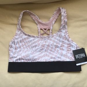 NWT VS Sport Bra Size Small *Cute*